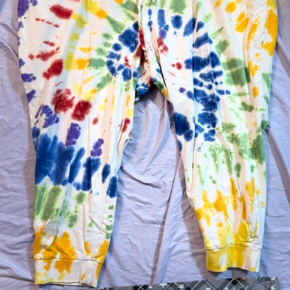 TWO pairs Torrid pants (Tie Dyed Capri Sweats AND Blk/Gry capri PJs) PLUS SIZE 4 - Picture 3 of 13